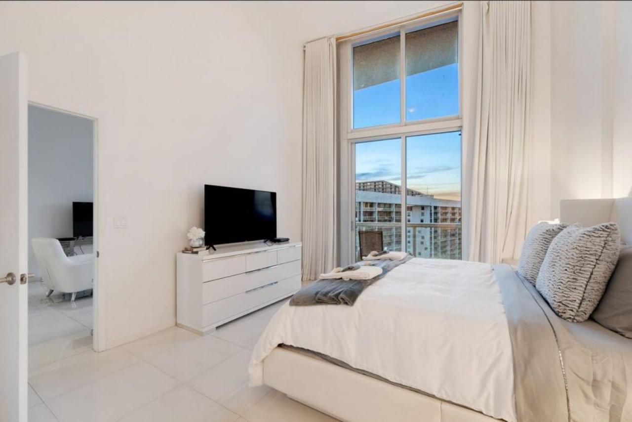 Beautiful One Bedroom Condo 16Ft Ceilings At The W Miami Ngoại thất bức ảnh